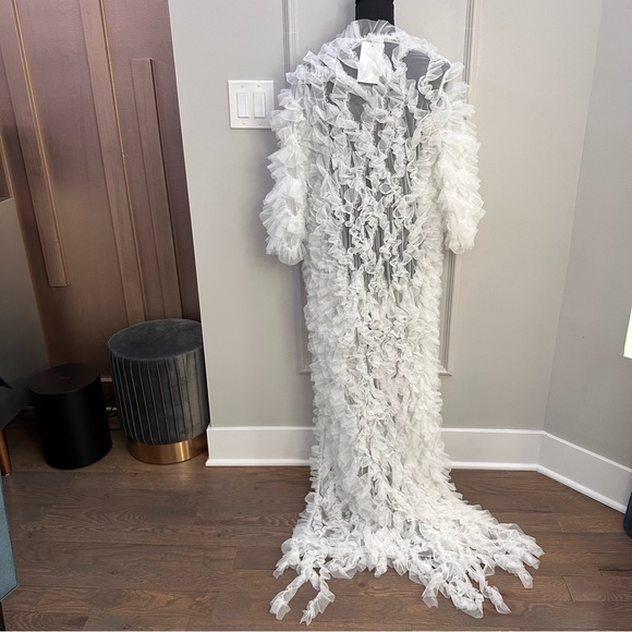 Luxurious White Duster New with Tags - Picture 2 of 2